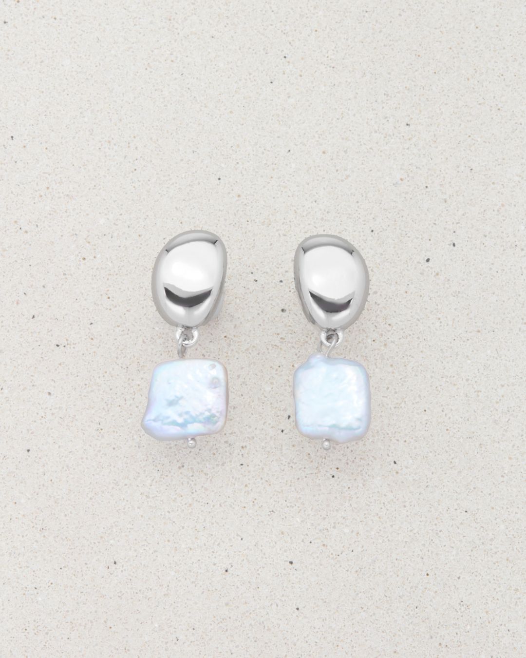 FRESHWATER PEARL PINA EARRINGS SILVER