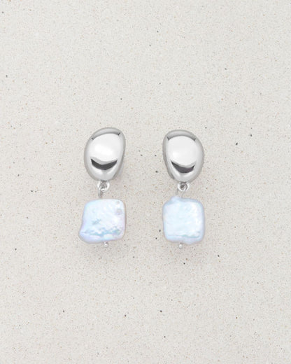 FRESHWATER PEARL PINA EARRINGS SILVER
