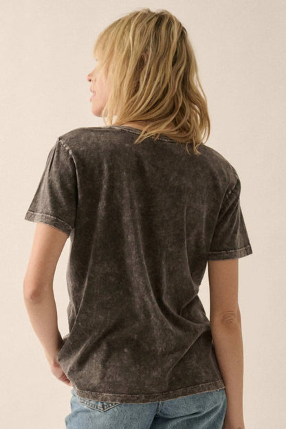 Wings of Love Vintage-Wash Graphic Tee