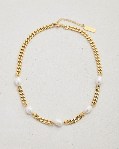 FRESHWATER PEARL SABINE NECKLACE