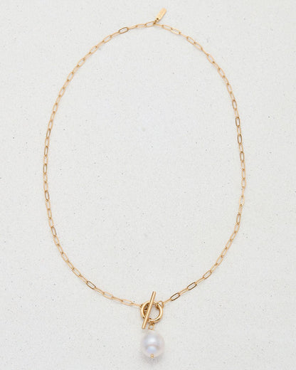 FRESHWATER PEARL CASSIS NECKLACE